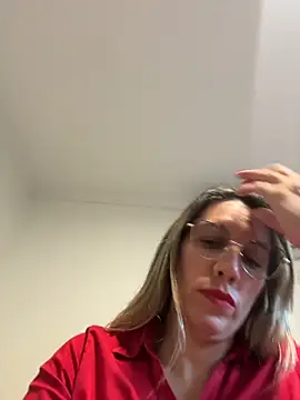 Gatitacarlita online show from May 2026 07:21:01 PM