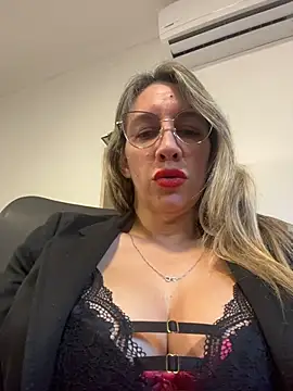 Gatitacarlita online show from May 2026 12:14:02 PM