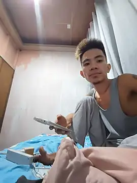 MrGOLDENBOY online show from July 2026 11:09:02 PM