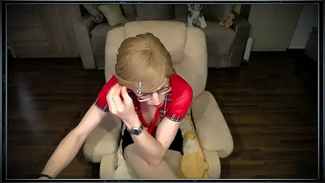 Snapshot of clementine chatting on December 2025 10:08:02 AM clementine online show from December 2025 10:08:02 AM