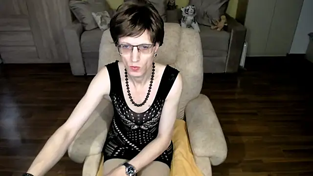 Snapshot of clementine chatting on April 2026 07:56:01 AM clementine online show from April 2026 07:56:01 AM