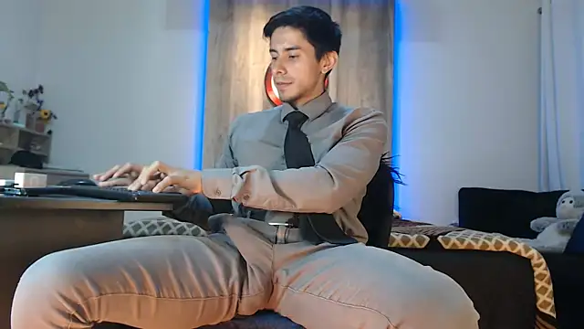 Andrew 4  online show from September 2025 08:31:02 AM