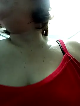 XXLorie 02 online show from October 2025 10:50:01 PM