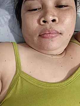 XXLorie 02 online show from May 2026 12:23:02 PM