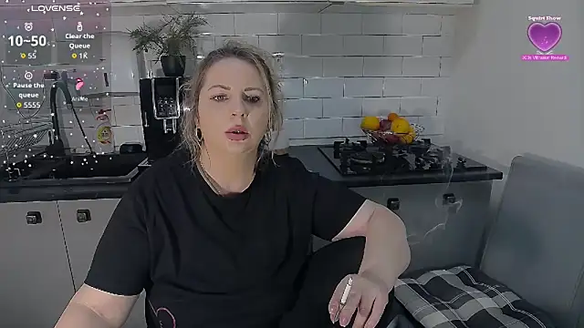 erikaerika online show from February 2026 04:36:01 PM