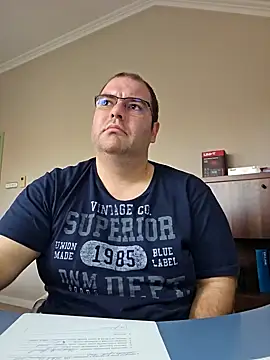 Andrew1900529 online show from December 2024 11:39:01 AM