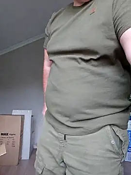 Andrew1900529 online show from October 2025 12:24:01 PM