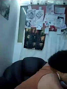 Snapshot of LUNAdeMARTE chatting on December 2024 02:45:02 AM LUNAdeMARTE online show from December 2024 02:45:02 AM