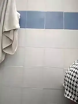 Snapshot of LUNAdeMARTE chatting on December 2024 03:47:01 AM LUNAdeMARTE online show from December 2024 03:47:01 AM