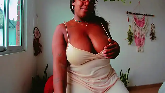 Adrilovechocolate online show from December 2024 05:39:01 PM