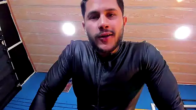 Snapshot of TheIan26 chatting on December 2024 10:45:01 PM TheIan26 online show from December 2024 10:45:01 PM