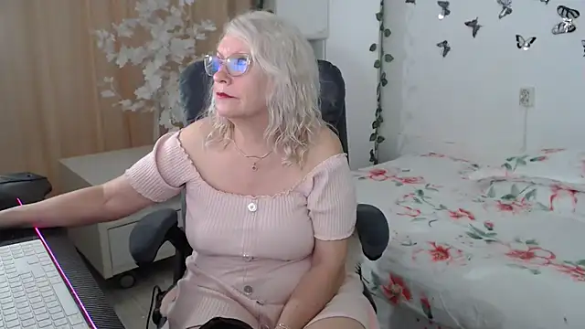 Snapshot of Ghertrude52 chatting on May 2026 04:19:01 AM Ghertrude52 online show from May 2026 04:19:01 AM