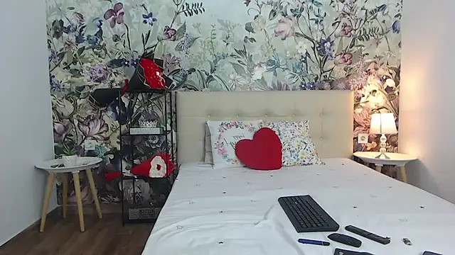 RoseDiamond06 online show from July 2026 06:10:02 PM