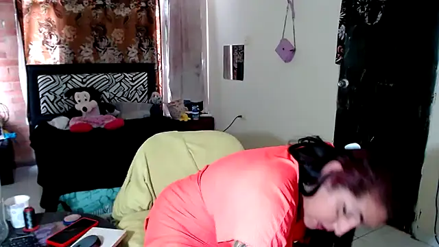 Sashaferrari2000 online show from March 2025 07:16:01 PM