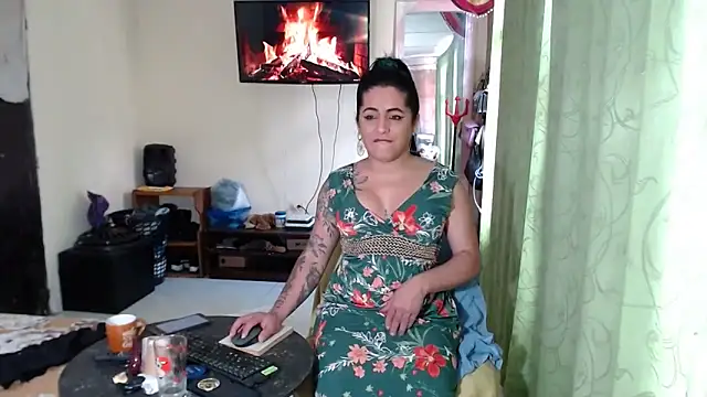 Snapshot of Sashaferrari2000 chatting on April 2026 05:43:02 PM Sashaferrari2000 online show from April 2026 05:43:02 PM