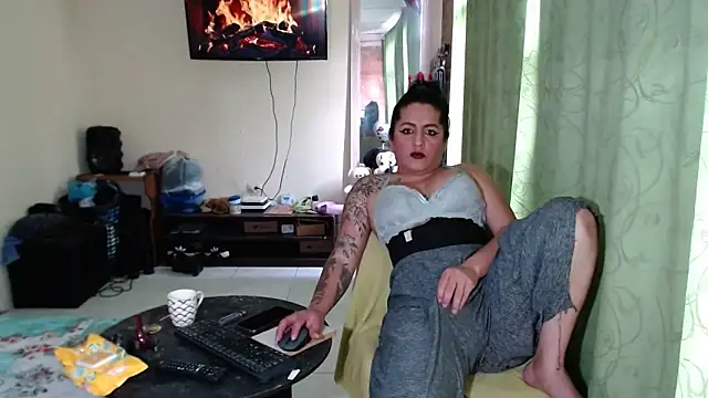 Snapshot of Sashaferrari2000 chatting on April 2026 06:02:01 PM Sashaferrari2000 online show from April 2026 06:02:01 PM