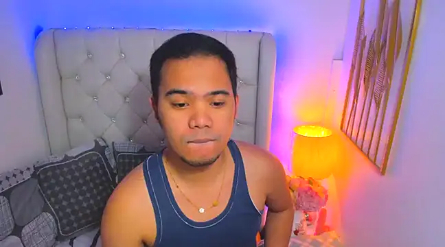 Snapshot of AsianZero chatting on February 2025 05:18:02 PM AsianZero online show from February 2025 05:18:02 PM