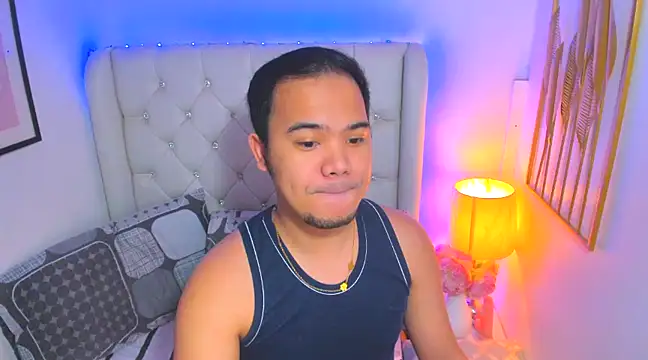 Snapshot of AsianZero chatting on February 2025 05:25:02 PM AsianZero online show from February 2025 05:25:02 PM