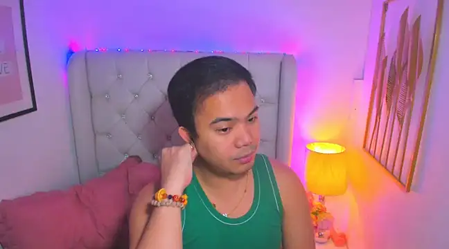 Snapshot of AsianZero chatting on March 2025 05:28:02 PM AsianZero online show from March 2025 05:28:02 PM