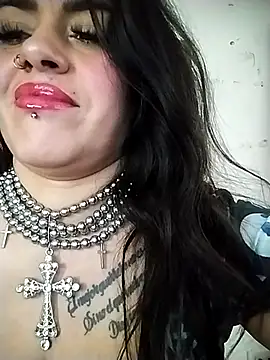 Snapshot of chelaqueen_ chatting on December 2025 05:31:02 PM chelaqueen online show from December 2025 05:31:02 PM