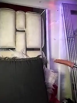 Snapshot of chelaqueen_ chatting on January 2026 03:11:01 AM chelaqueen online show from January 2026 03:11:01 AM