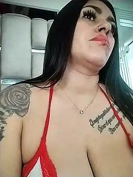 Snapshot of chelaqueen_ chatting on April 2026 05:01:02 PM chelaqueen online show from April 2026 05:01:02 PM