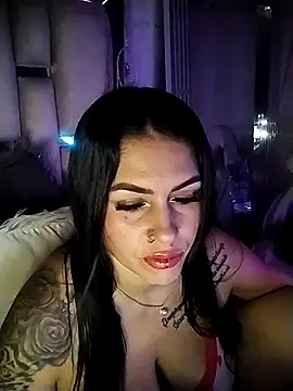 Snapshot of chelaqueen_ chatting on May 2026 12:30:01 AM chelaqueen online show from May 2026 12:30:01 AM