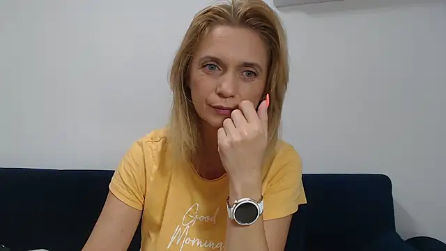Snapshot of MysticCreature chatting on June 2026 05:12:01 AM MysticCreature online show from June 2026 05:12:01 AM