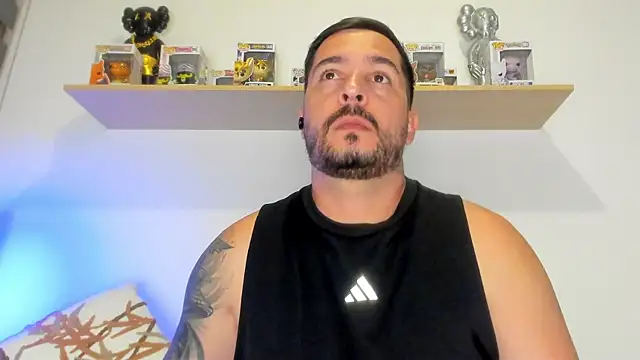 camilo restrepo21 online show from May 2026 11:54:01 PM