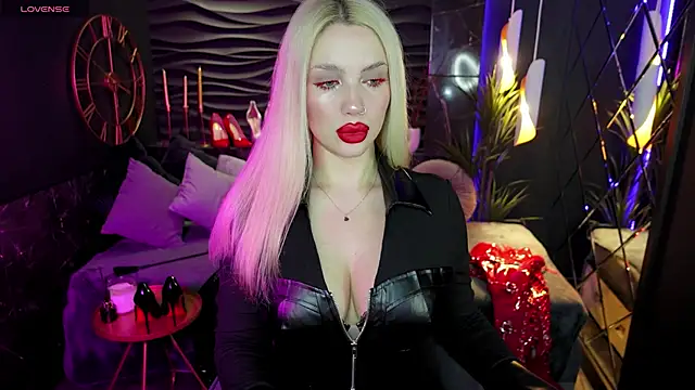 Snapshot of MistressDarsy chatting on December 2024 10:06:02 AM MistressDarsy online show from December 2024 10:06:02 AM