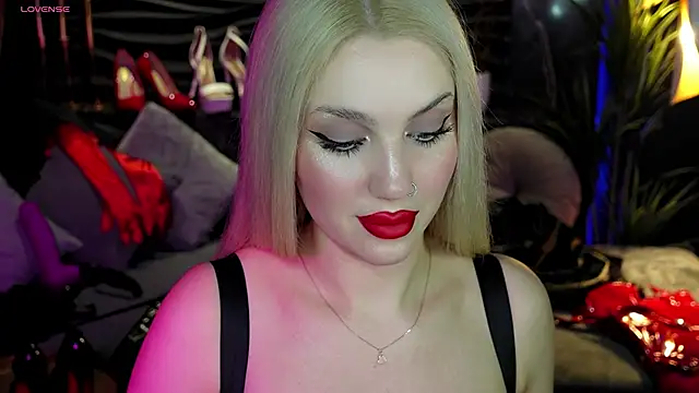 Snapshot of MistressDarsy chatting on December 2024 12:33:02 PM MistressDarsy online show from December 2024 12:33:02 PM