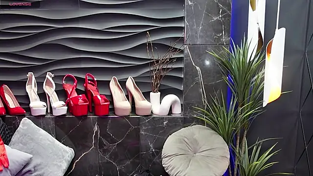 Snapshot of MistressDarsy chatting on February 2025 08:36:01 PM MistressDarsy online show from February 2025 08:36:01 PM