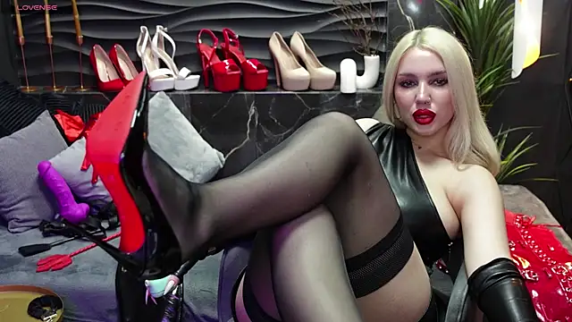 Snapshot of MistressDarsy chatting on February 2025 09:15:02 AM MistressDarsy online show from February 2025 09:15:02 AM