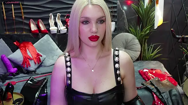 Snapshot of MistressDarsy chatting on March 2025 09:29:01 AM MistressDarsy online show from March 2025 09:29:01 AM