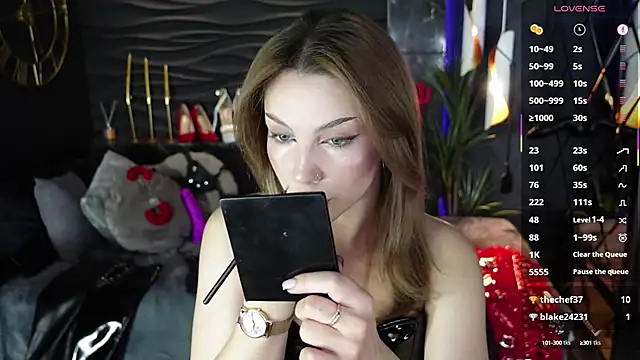 Snapshot of MistressDarsy chatting on September 2025 06:19:02 AM MistressDarsy online show from September 2025 06:19:02 AM