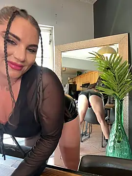 Snapshot of lovely_beast chatting on March 2025 04:45:01 PM lovely beast online show from March 2025 04:45:01 PM