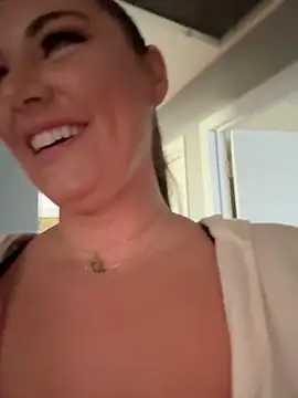 Snapshot of lovely_beast chatting on September 2025 04:08:01 PM lovely beast online show from September 2025 04:08:01 PM