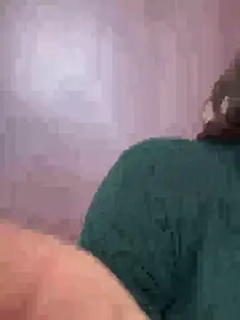 Snapshot of lovely_beast chatting on December 2025 05:41:01 PM lovely beast online show from December 2025 05:41:01 PM