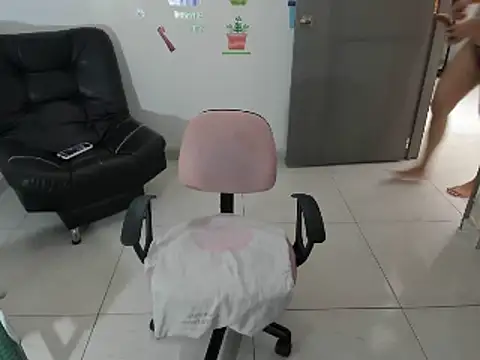 nicoledavis online show from February 2025 03:10:02 PM