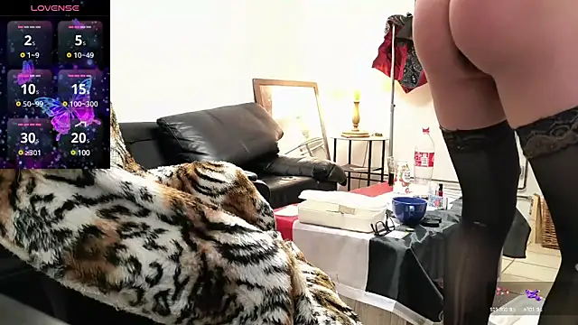 Snapshot of kimberjames84 chatting on February 2025 10:43:01 PM kimberjames84 online show from February 2025 10:43:01 PM