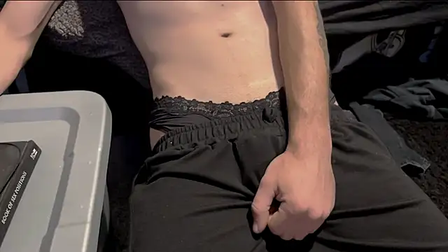 Snapshot of Happier_Naked chatting on February 2026 11:39:01 AM Happier Naked online show from February 2026 11:39:01 AM