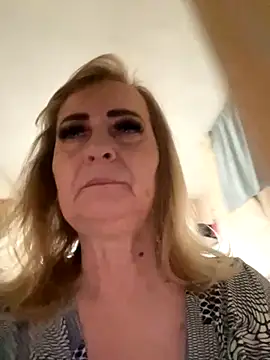 Irina2909xh online show from October 2025 06:45:01 AM