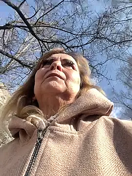 Irina2909xh online show from March 2026 12:27:02 PM