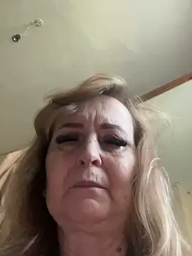 Snapshot of Irina2909@xh chatting on May 2026 12:04:02 PM Irina2909xh online show from May 2026 12:04:02 PM