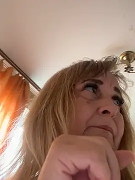 Irina2909xh online show from July 2026 02:12:02 PM