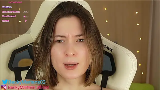 Snapshot of BeckyMartens chatting on December 2024 01:30:01 AM BeckyMartens online show from December 2024 01:30:01 AM