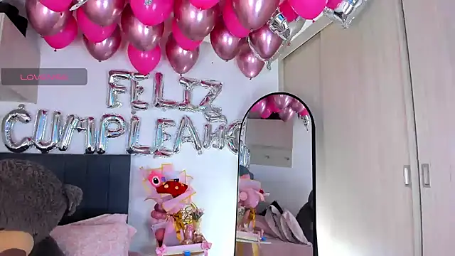 hollyprincess 2 online show from May 2026 05:04:01 AM