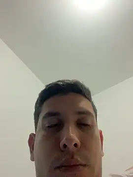 Snapshot of Eduardzmm chatting on February 2026 11:01:02 PM Eduardzmm online show from February 2026 11:01:02 PM