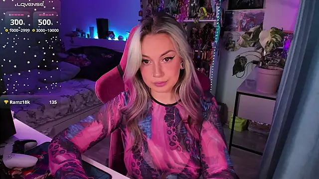 Snapshot of ChloeKohaku chatting on December 2024 04:47:01 AM ChloeKohaku online show from December 2024 04:47:01 AM