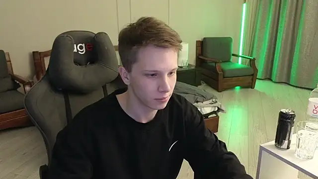 Snapshot of arlekincrop chatting on February 2025 03:26:02 PM arlekincrop online show from February 2025 03:26:02 PM